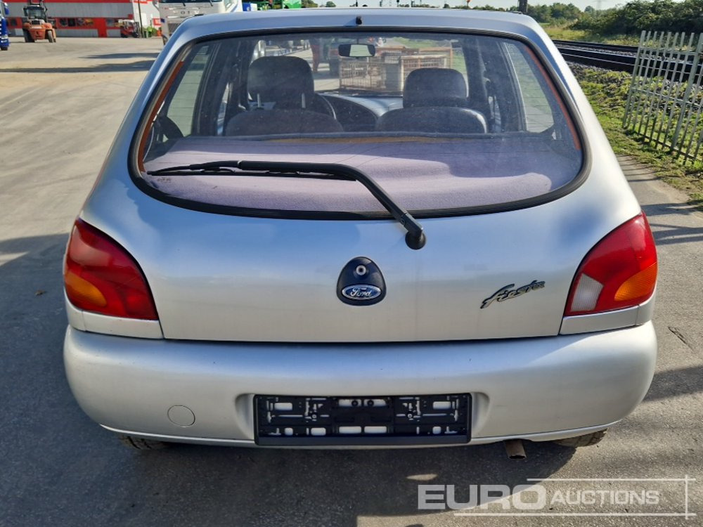 Ford Fiesta - מכונית: תמונה 4 Ford Fiesta - מכונית: תמונה 4