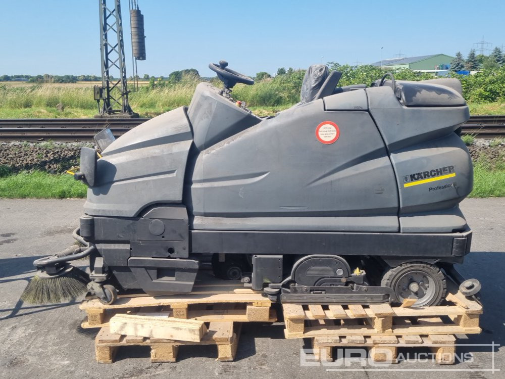 Kärcher R100 Ride on Swerper - מטאטא תעשייתי: תמונה 2 Kärcher R100 Ride on Swerper - מטאטא תעשייתי: תמונה 2