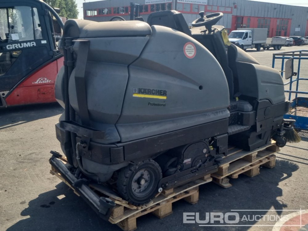 Kärcher R100 Ride on Swerper - מטאטא תעשייתי: תמונה 4 Kärcher R100 Ride on Swerper - מטאטא תעשייתי: תמונה 4