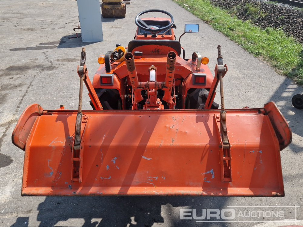 Kubota B-40DT - טרקטור קומפקטי: תמונה 4 Kubota B-40DT - טרקטור קומפקטי: תמונה 4