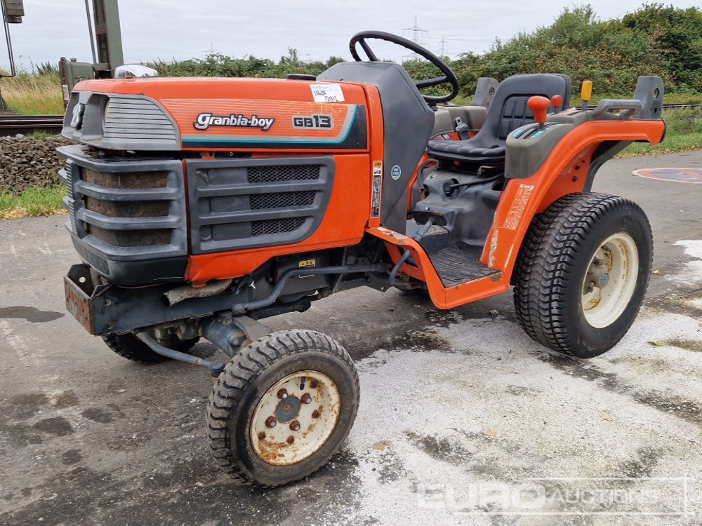 Kubota GB13 - טרקטור קומפקטי: תמונה 1 Kubota GB13 - טרקטור קומפקטי: תמונה 1