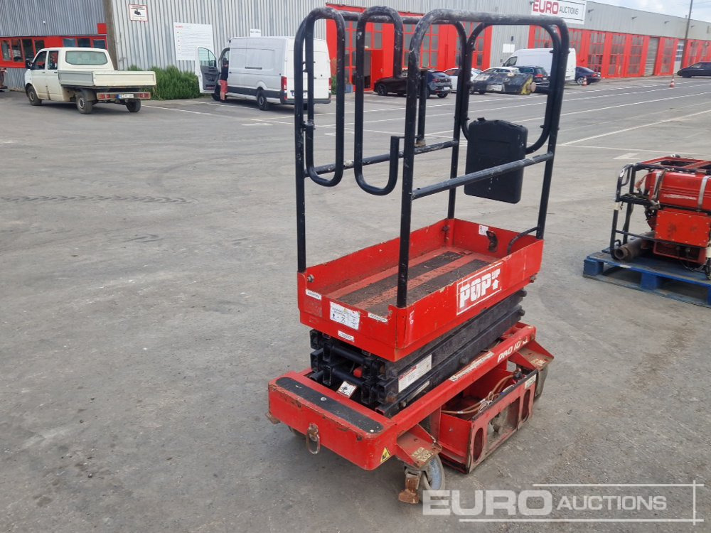 Pop Up Electric Scissor Lift - פלטפורמה אווירית: תמונה 3 Pop Up Electric Scissor Lift - פלטפורמה אווירית: תמונה 3