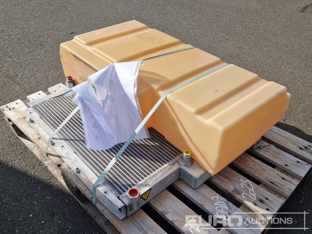 Radiator + Fuel Tank to suit Atlas Copco XAS88KD - חלקי חילוף: תמונה 1 Radiator + Fuel Tank to suit Atlas Copco XAS88KD - חלקי חילוף: תמונה 1