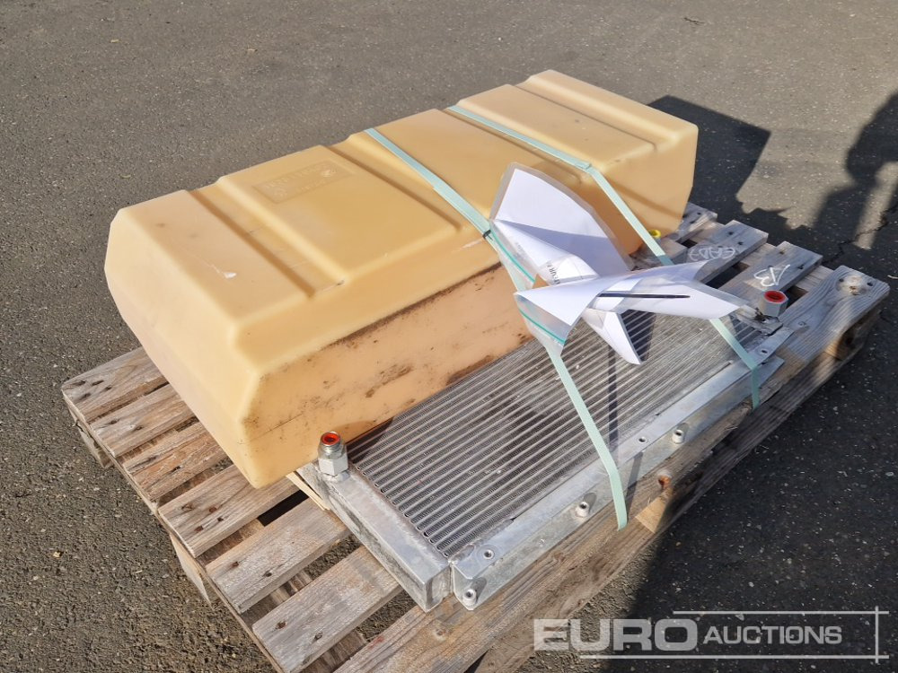 Radiator + Fuel Tank to suit Atlas Copco XAS88KD - חלקי חילוף: תמונה 4 Radiator + Fuel Tank to suit Atlas Copco XAS88KD - חלקי חילוף: תמונה 4