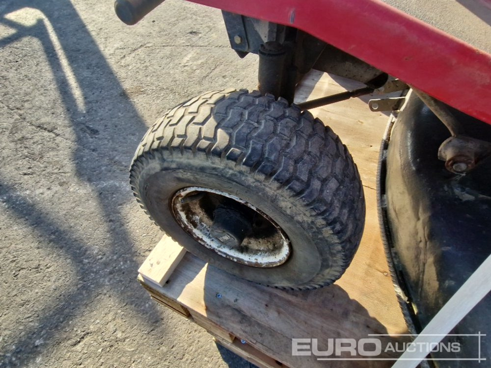 מכסחת גינה Toro HMRB1600 Ride On Lawnmover: תמונה 8