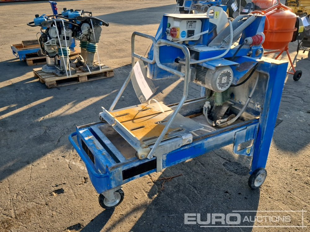 Tyrolit TME700 Masonry Saw - ציוד בנייה: תמונה 2 Tyrolit TME700 Masonry Saw - ציוד בנייה: תמונה 2