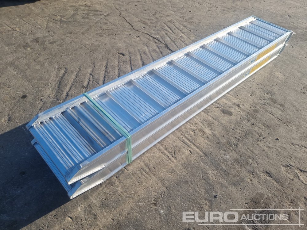 Unused 148.30L Aluminium Loading Rampes (2 of) 9000kg Capacity, 3000mm Length - רמפת העמסה: תמונה 1 Unused 148.30L Aluminium Loading Rampes (2 of) 9000kg Capacity, 3000mm Length - רמפת העמסה: תמונה 1