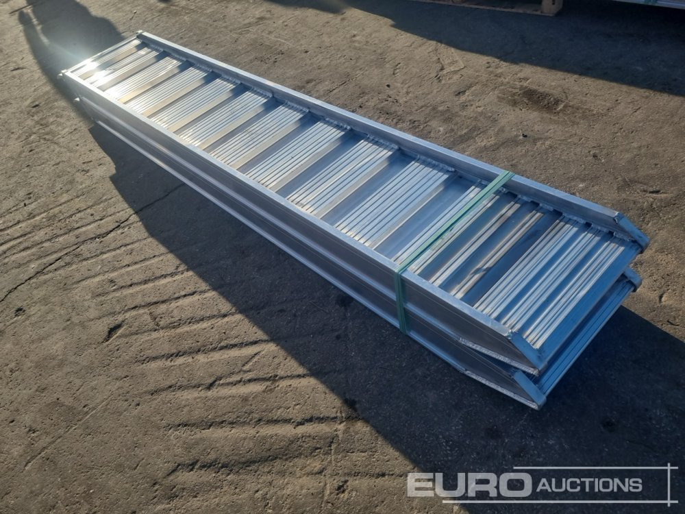 Unused 148.30L Aluminium Loading Rampes (2 of) 9000kg Capacity, 3000mm Length - רמפת העמסה: תמונה 4 Unused 148.30L Aluminium Loading Rampes (2 of) 9000kg Capacity, 3000mm Length - רמפת העמסה: תמונה 4