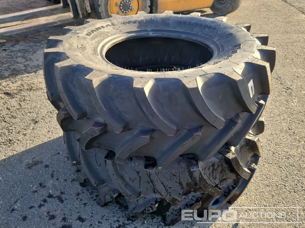 Unused Firestone 360/70R20 Tyres (2 of) - צמיג: תמונה 2 Unused Firestone 360/70R20 Tyres (2 of) - צמיג: תמונה 2