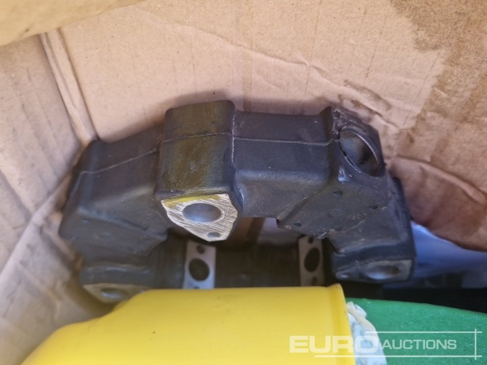 Unused Sauter Front PTO Kit, 1000RPM, 110kW / 150HP, 6 Spline, 1-3/8" Shaft, Counterclockwise Rotation to suit John Deere 6090M, 6100M, 6110M, 6120M, 6130M, 6140M - מכונה חקלאית: תמונה 5 Unused Sauter Front PTO Kit, 1000RPM, 110kW / 150HP, 6 Spline, 1-3/8" Shaft, Counterclockwise Rotation to suit John Deere 6090M, 6100M, 6110M, 6120M, 6130M, 6140M - מכונה חקלאית: תמונה 5