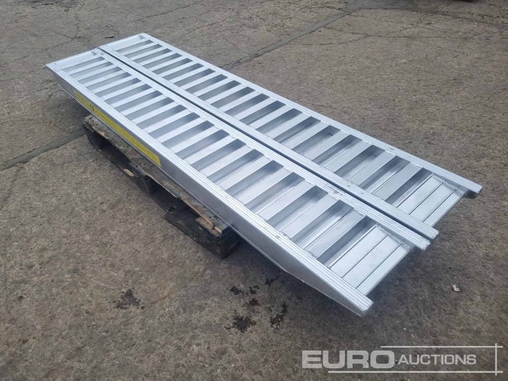Unused Set of Aluminium Ramps, 250cm, 6,000kg - ציוד לסדנאות: תמונה 4 Unused Set of Aluminium Ramps, 250cm, 6,000kg - ציוד לסדנאות: תמונה 4