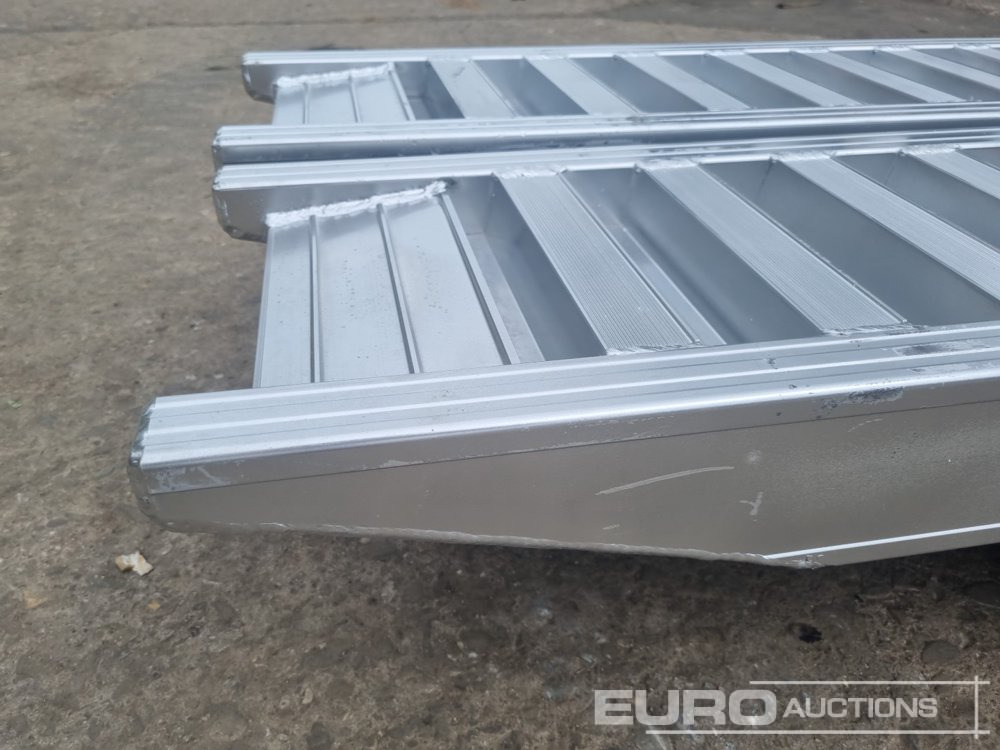 Unused Set of Aluminium Ramps, 250cm, 6,000kg - ציוד לסדנאות: תמונה 5 Unused Set of Aluminium Ramps, 250cm, 6,000kg - ציוד לסדנאות: תמונה 5
