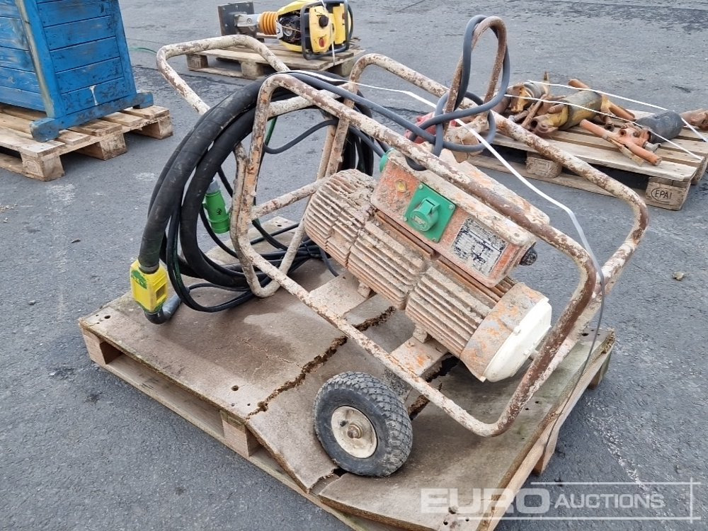 Wacker Neuson Frequency Converter + Concrete Poker - מכונת אספלט: תמונה 3 Wacker Neuson Frequency Converter + Concrete Poker - מכונת אספלט: תמונה 3