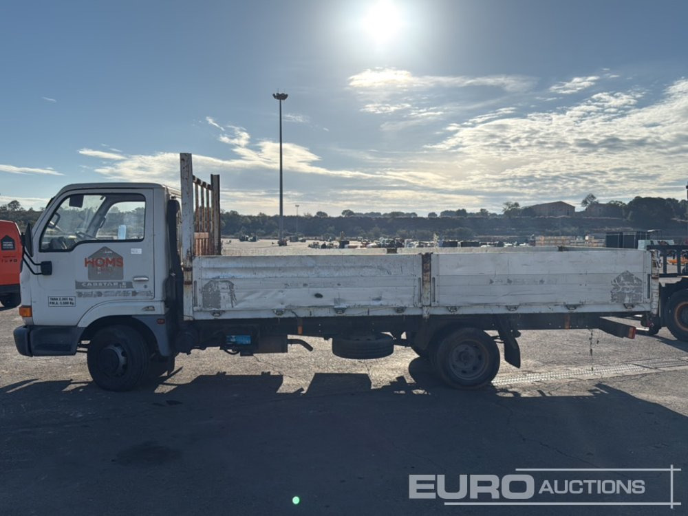 1999 Nissan Cabstar - משאית צד נופל/ שטוחה: תמונה 2 1999 Nissan Cabstar - משאית צד נופל/ שטוחה: תמונה 2