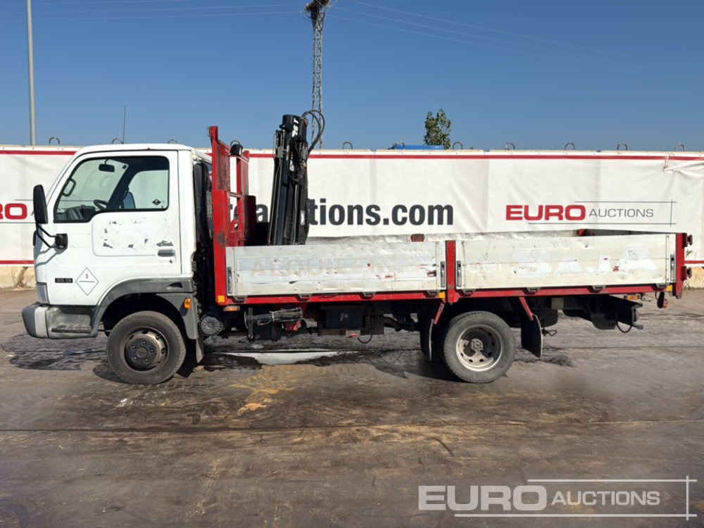 2004 Nissan Cabstar - משאית צד נופל/ שטוחה: תמונה 2 2004 Nissan Cabstar - משאית צד נופל/ שטוחה: תמונה 2