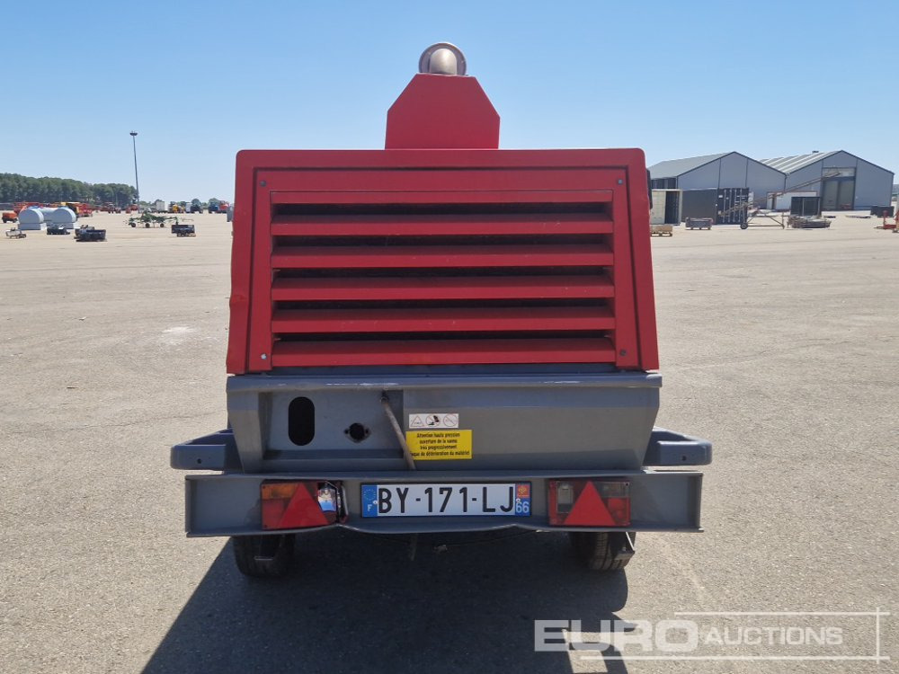 2011 Atlas Copco XAHS186DD - מדחס אוויר: תמונה 4 2011 Atlas Copco XAHS186DD - מדחס אוויר: תמונה 4