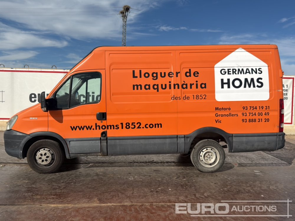 2012 Iveco Daily 35 S14 - כלי רכב מסחרי עם לוח: תמונה 2 2012 Iveco Daily 35 S14 - כלי רכב מסחרי עם לוח: תמונה 2