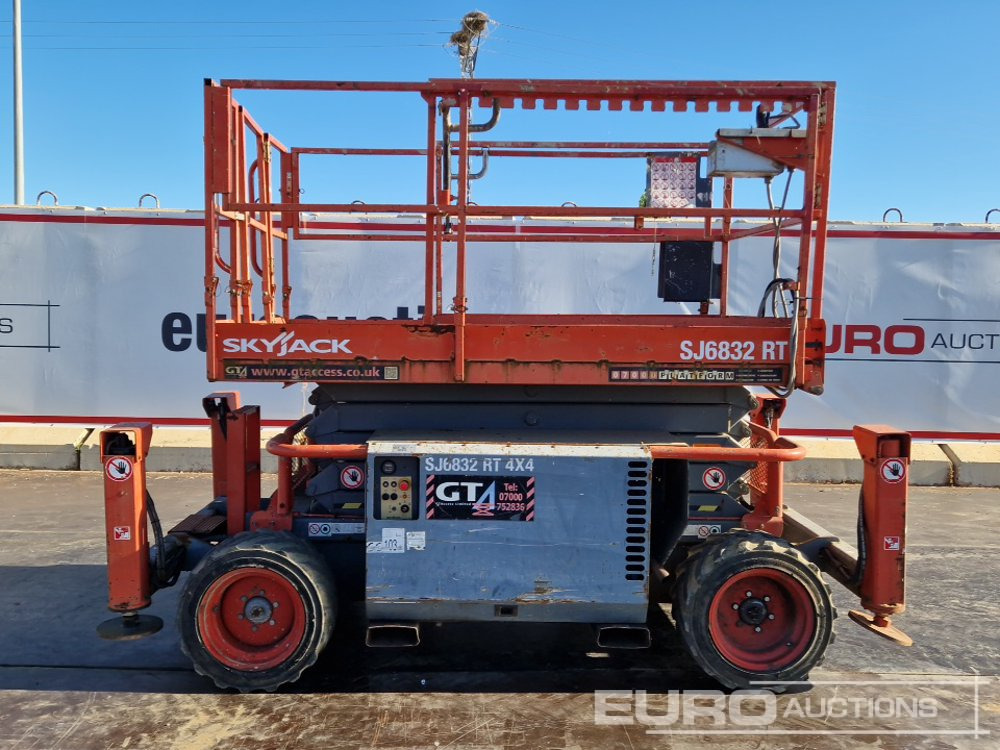 2015 SkyJack SJ6832RT - פלטפורמה אווירית: תמונה 2 2015 SkyJack SJ6832RT - פלטפורמה אווירית: תמונה 2