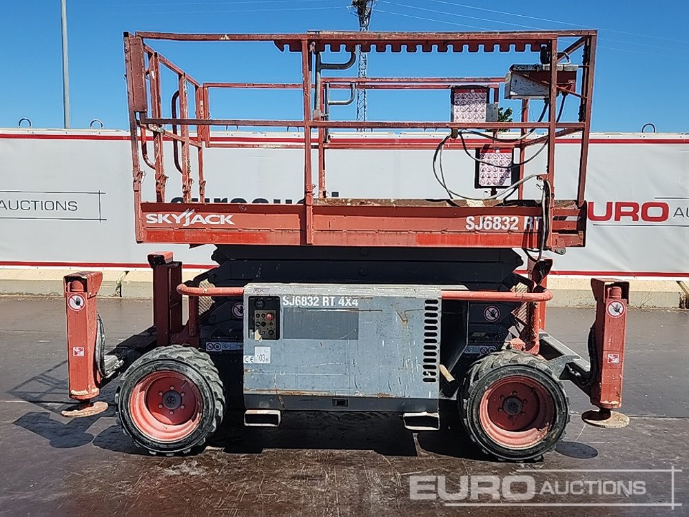 2015 SkyJack SJ6832RT - פלטפורמה אווירית: תמונה 2 2015 SkyJack SJ6832RT - פלטפורמה אווירית: תמונה 2