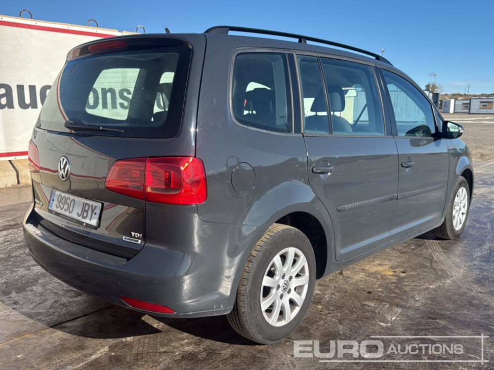 2015 Volkswagen Touran - מכונית: תמונה 5 2015 Volkswagen Touran - מכונית: תמונה 5