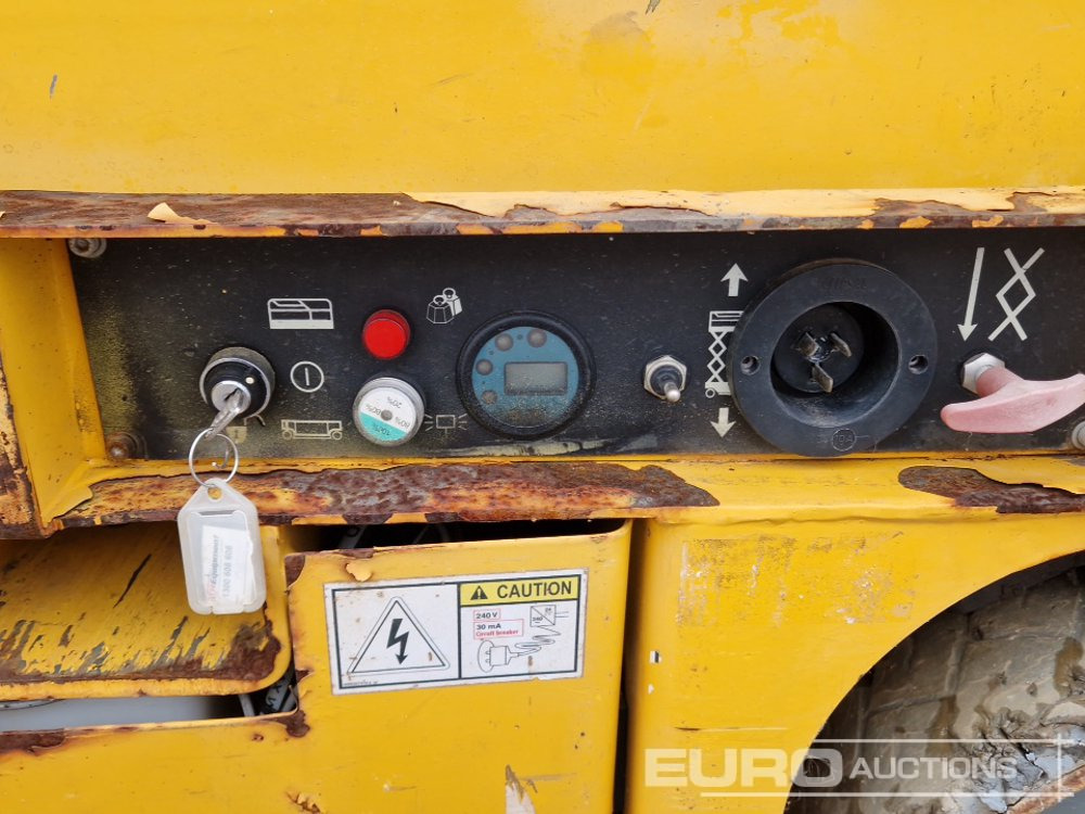 פלטפורמה אווירית 2016 Haulotte Compact 10N: תמונה 18