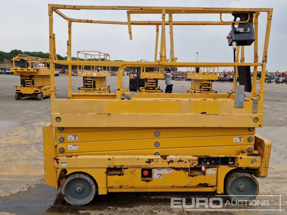 פלטפורמה אווירית 2016 Haulotte Compact 10N: תמונה 6