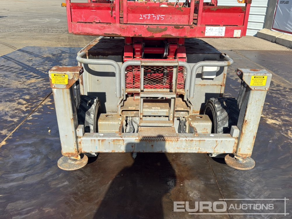 פלטפורמה אווירית 2016 SkyJack SJ6832RT: תמונה 13