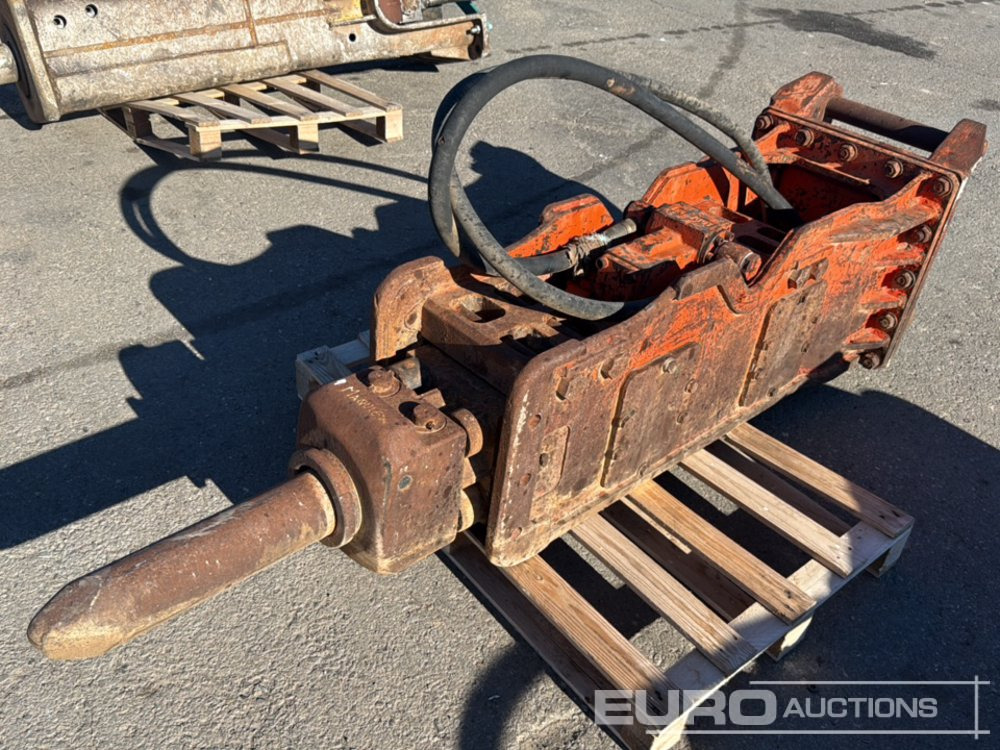 NPK Hydraulic Breaker to suit 7-10 Ton Excavator - פטיש הידרולי: תמונה 1 NPK Hydraulic Breaker to suit 7-10 Ton Excavator - פטיש הידרולי: תמונה 1