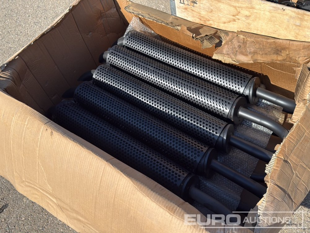 Pallet of Exhaust Silencers to Suit Deuz Motors for Ausa (12 of) - ציוד בנייה: תמונה 3 Pallet of Exhaust Silencers to Suit Deuz Motors for Ausa (12 of) - ציוד בנייה: תמונה 3