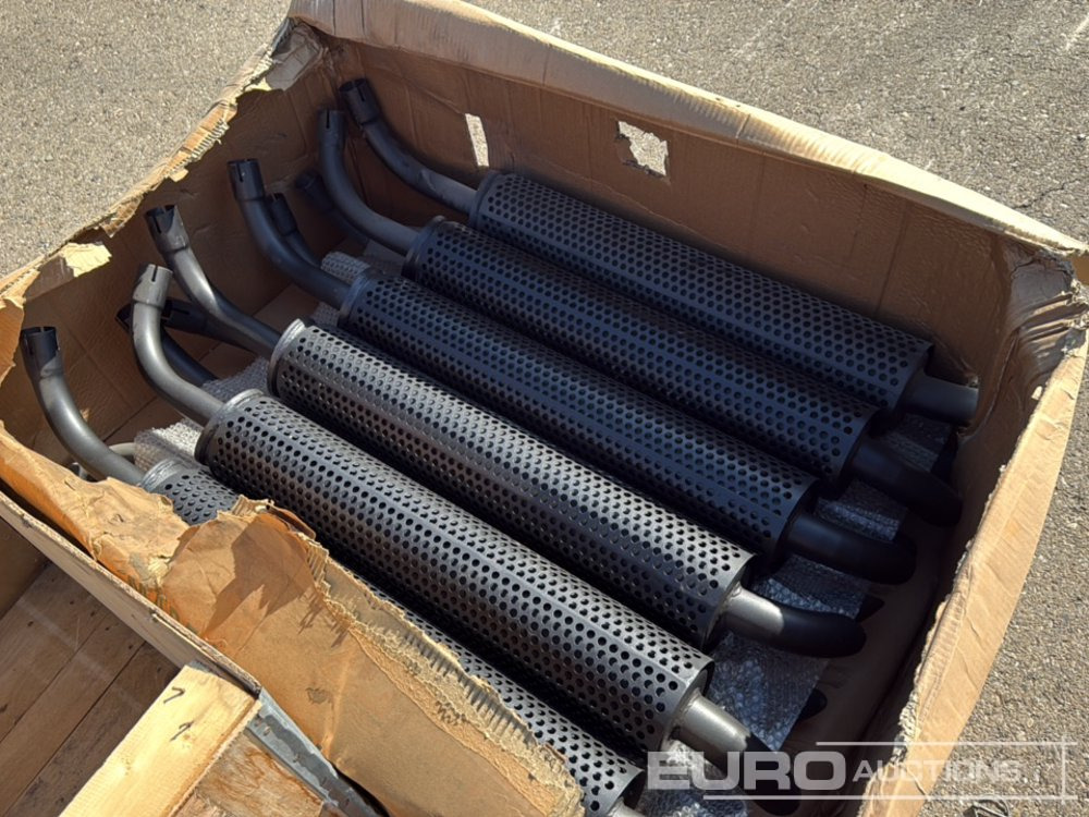 Pallet of Exhaust Silencers to Suit Deuz Motors for Ausa (12 of) - ציוד בנייה: תמונה 1 Pallet of Exhaust Silencers to Suit Deuz Motors for Ausa (12 of) - ציוד בנייה: תמונה 1