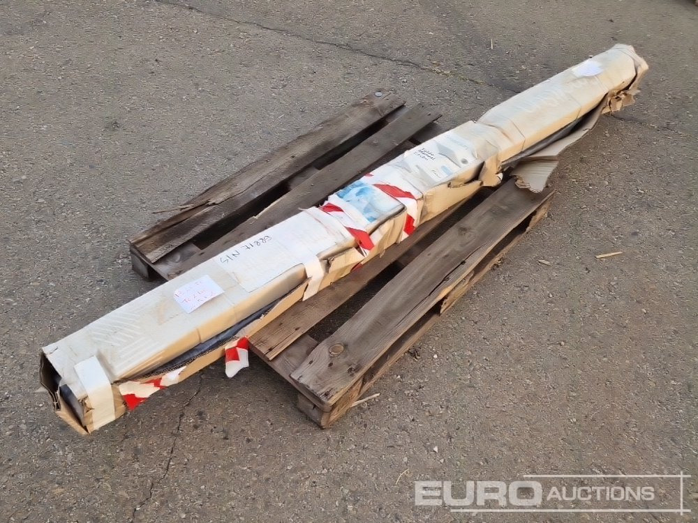 Retractable Sunblocker (2.5x2m) - ציוד בנייה: תמונה 2 Retractable Sunblocker (2.5x2m) - ציוד בנייה: תמונה 2