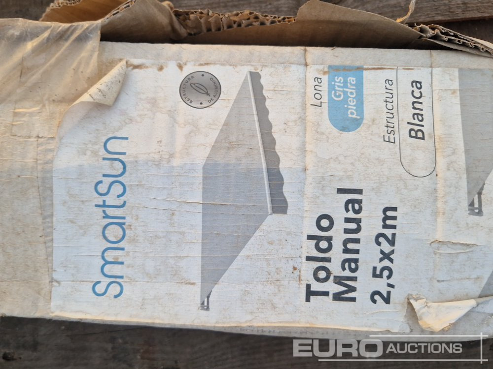 Retractable Sunblocker (2.5x2m) - ציוד בנייה: תמונה 5 Retractable Sunblocker (2.5x2m) - ציוד בנייה: תמונה 5