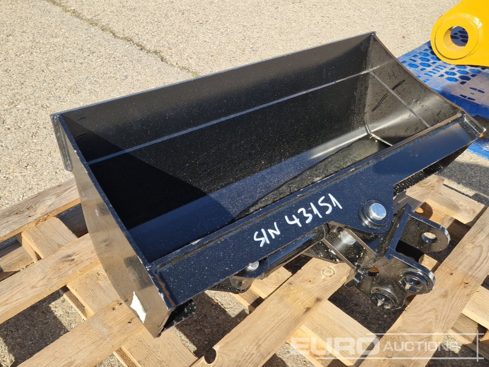 Unused 2025 Captok 32" Tilt Ditching Bucket to suit Mini Excavator / Cazo - דלי: תמונה 1 Unused 2025 Captok 32" Tilt Ditching Bucket to suit Mini Excavator / Cazo - דלי: תמונה 1