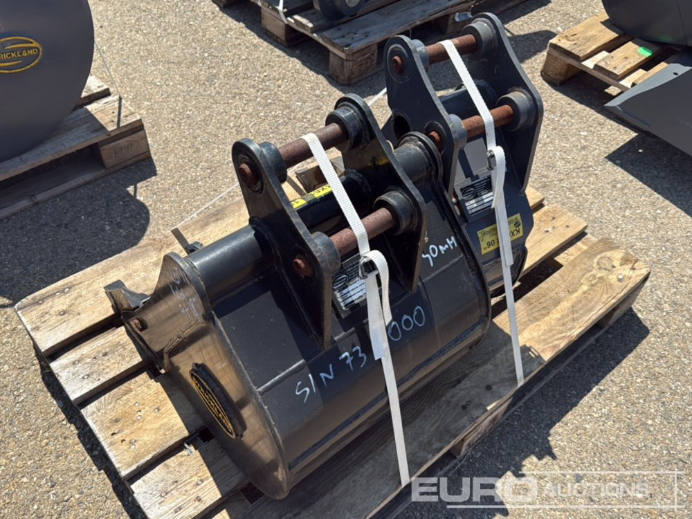 Unused Strickland 18", 6" Digging Buckets 30mm Pin to suit Mini Excavator - דלי: תמונה 3 Unused Strickland 18", 6" Digging Buckets 30mm Pin to suit Mini Excavator - דלי: תמונה 3
