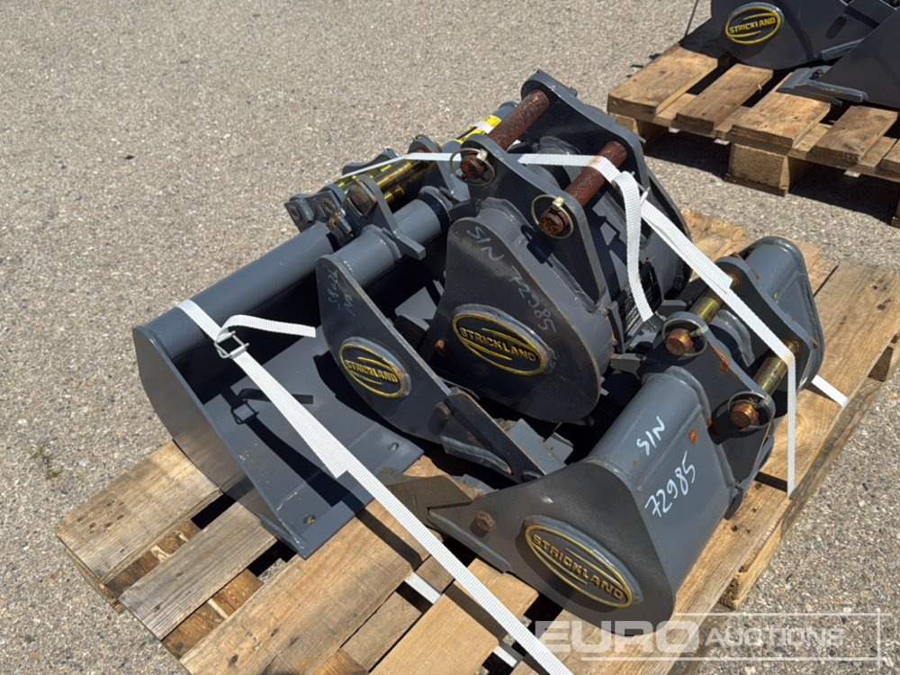 Unused Strickland 30" Ditching, 18", 12", 9" Digging Bucket 25mm Pin to suit Mini Excavator - דלי: תמונה 2 Unused Strickland 30" Ditching, 18", 12", 9" Digging Bucket 25mm Pin to suit Mini Excavator - דלי: תמונה 2
