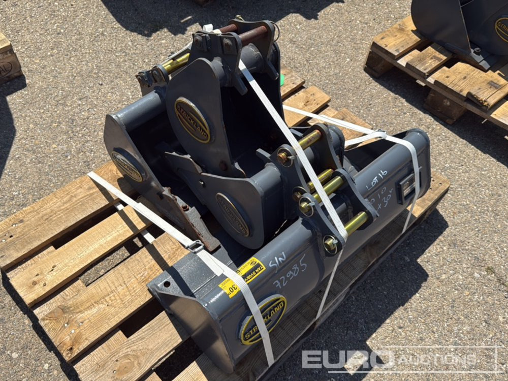 Unused Strickland 30" Ditching, 18", 12", 9" Digging Bucket 25mm Pin to suit Mini Excavator - דלי: תמונה 4 Unused Strickland 30" Ditching, 18", 12", 9" Digging Bucket 25mm Pin to suit Mini Excavator - דלי: תמונה 4