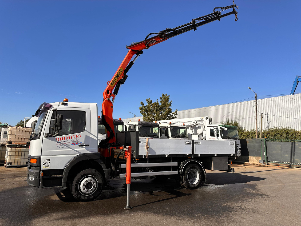 Camion bénne Mercedes Benz MP1 CR-092-BP - מזהיר, משאית מנוף: תמונה 2 Camion bénne Mercedes Benz MP1 CR-092-BP - מזהיר, משאית מנוף: תמונה 2