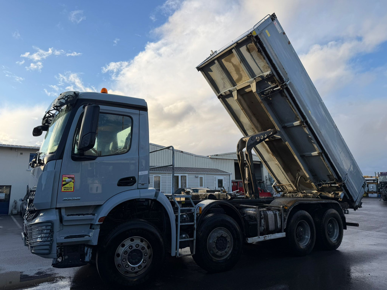 Camion porteur bi-benne EM-584-QH - מזהיר: תמונה 2 Camion porteur bi-benne EM-584-QH - מזהיר: תמונה 2