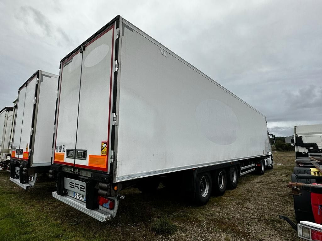 Lamberet 2 pièces disponibles - סמיטריילר עם קירור: תמונה 4 Lamberet 2 pièces disponibles - סמיטריילר עם קירור: תמונה 4