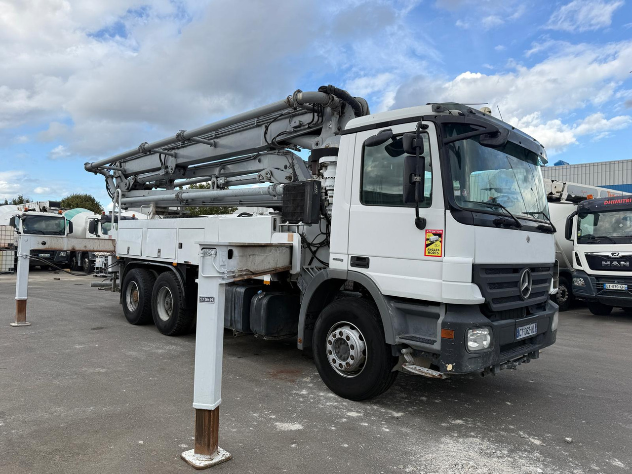 Pompe à béton Schwing 34m avec cabine Mercedes Benz Actros CT-062-WL Année 2008 - משאית משאבת בטון: תמונה 5 Pompe à béton Schwing 34m avec cabine Mercedes Benz Actros CT-062-WL Année 2008 - משאית משאבת בטון: תמונה 5