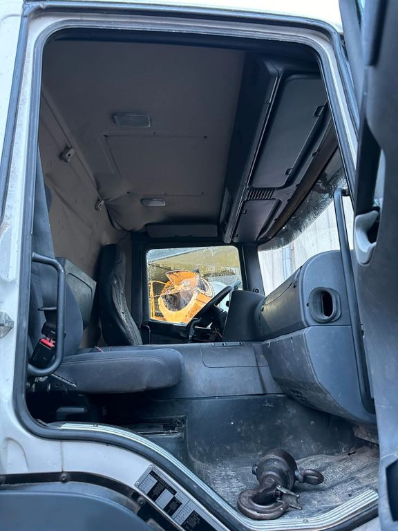 מזהיר, משאית מנוף Scania P380: תמונה 18