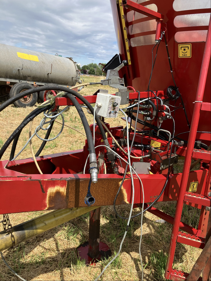 BVL Futtermischwagen V-Mix 18 2S - עגלת מערבל מספוא: תמונה 3 BVL Futtermischwagen V-Mix 18 2S - עגלת מערבל מספוא: תמונה 3