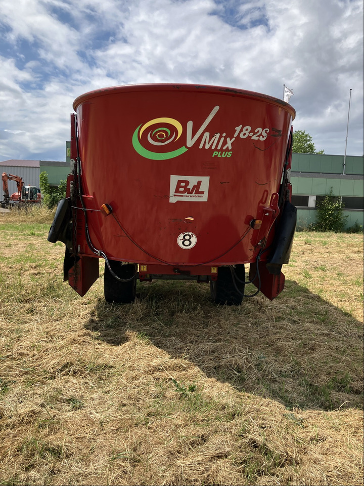 BVL Futtermischwagen V-Mix 18 2S - עגלת מערבל מספוא: תמונה 4 BVL Futtermischwagen V-Mix 18 2S - עגלת מערבל מספוא: תמונה 4