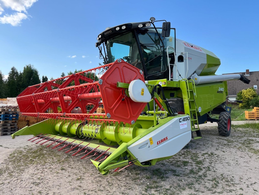 CLAAS Avero 240 - מקצרת קומבינה: תמונה 1 CLAAS Avero 240 - מקצרת קומבינה: תמונה 1