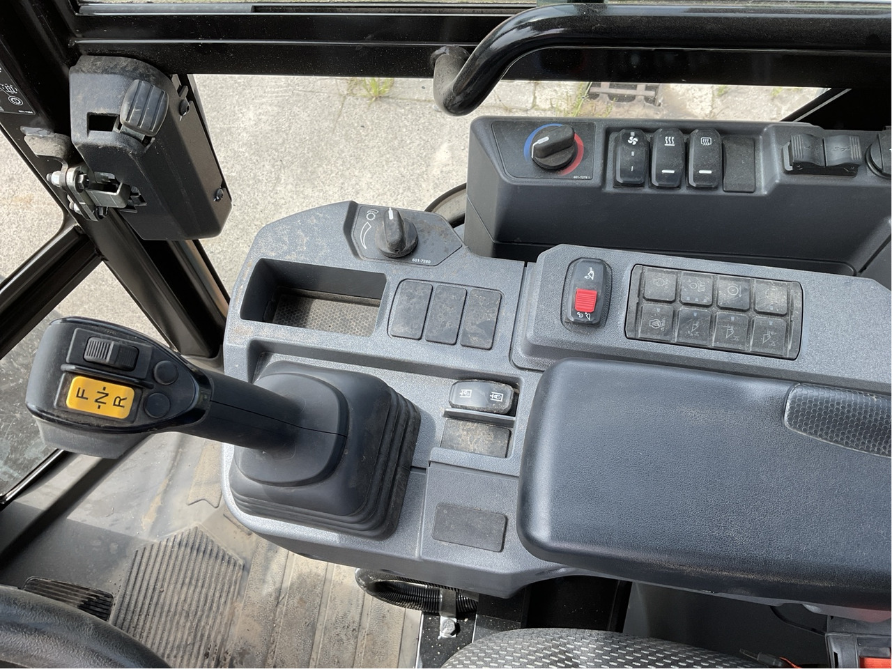 Caterpillar 908 HL - מעמיס גלגלים: תמונה 2 Caterpillar 908 HL - מעמיס גלגלים: תמונה 2