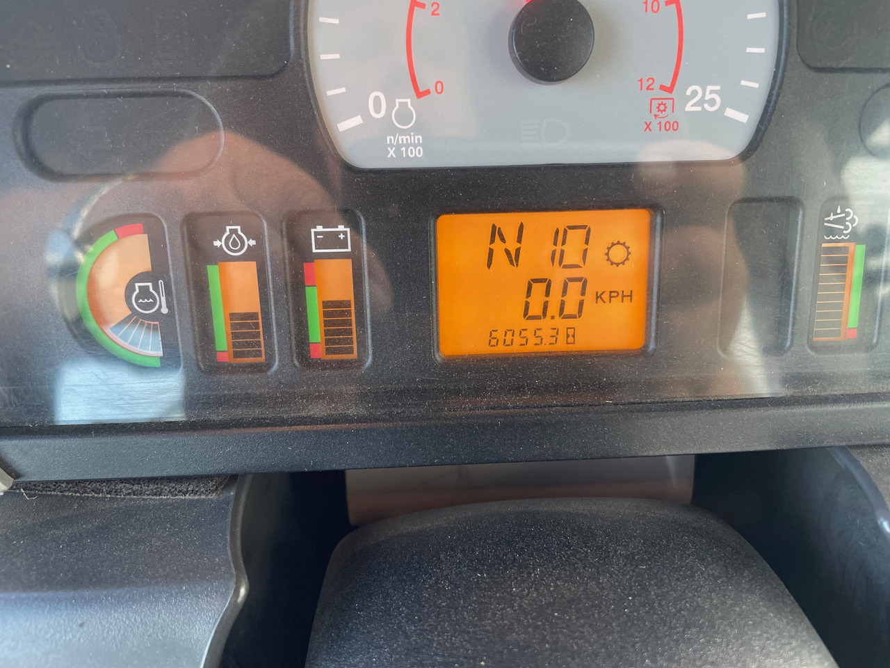 Challenger MT 875 E - טרקטור חקלאי: תמונה 2 Challenger MT 875 E - טרקטור חקלאי: תמונה 2