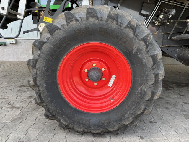 מקצרת קומבינה Claas Tucano 320: תמונה 14
