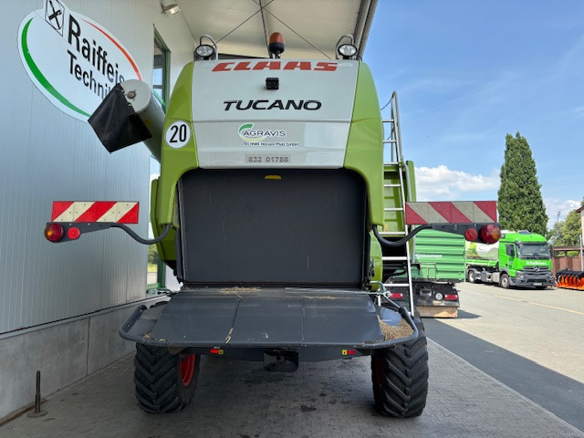 מקצרת קומבינה Claas Tucano 320: תמונה 17