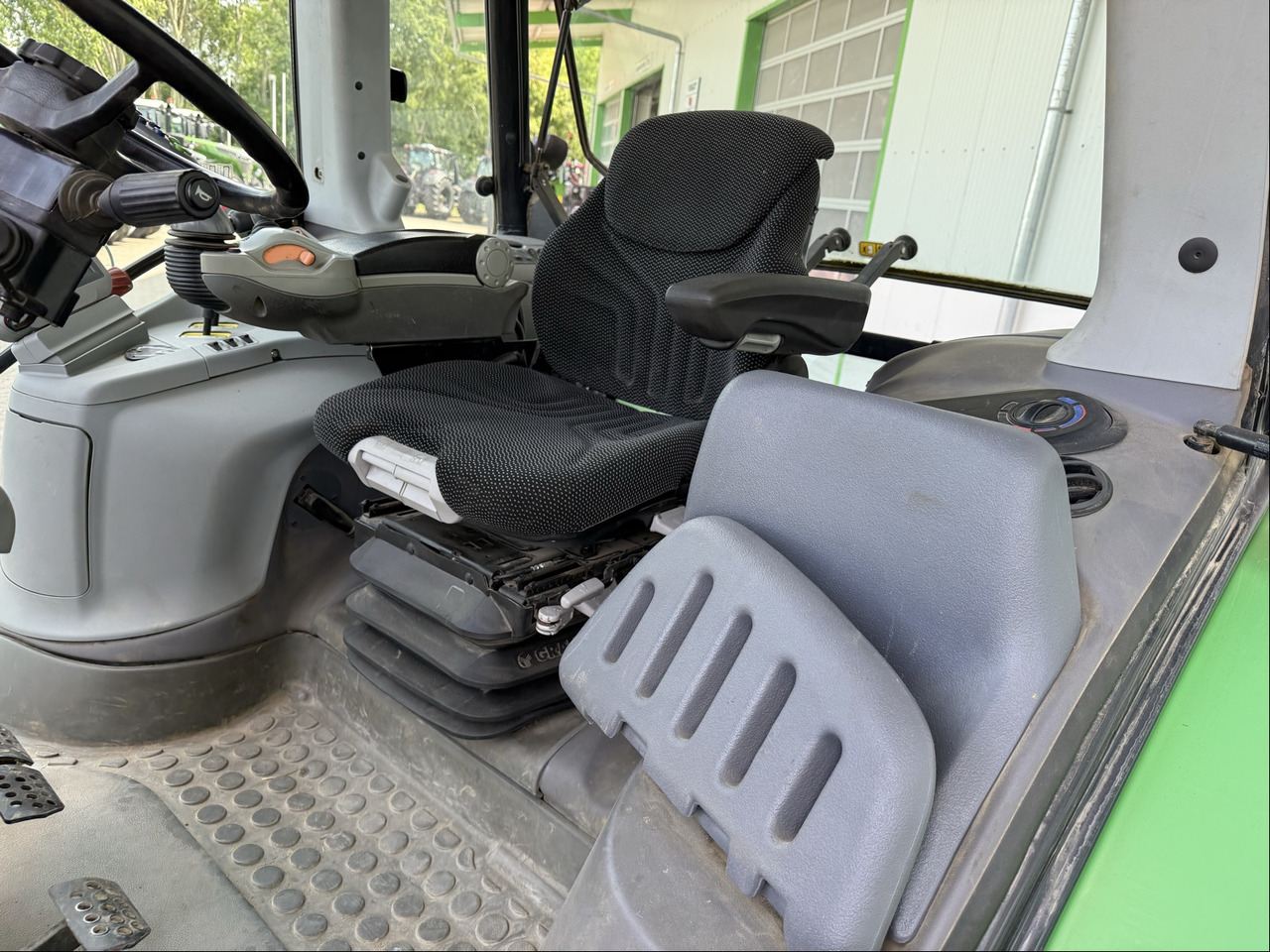 Deutz-Fahr Agrotron TTV 630 - טרקטור חקלאי: תמונה 3 Deutz-Fahr Agrotron TTV 630 - טרקטור חקלאי: תמונה 3