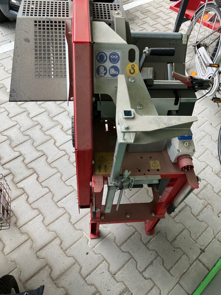 EiFo Wippkreissäge 700 E - כלי/ ציוד: תמונה 2 EiFo Wippkreissäge 700 E - כלי/ ציוד: תמונה 2